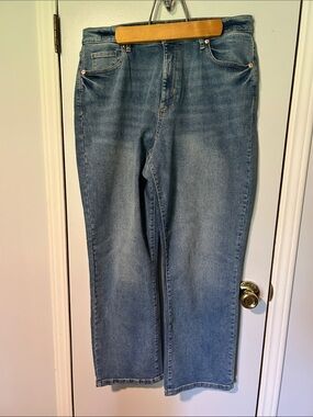 Sonoma Straight-Leg Women’s Jeans in Medium Blue Wash